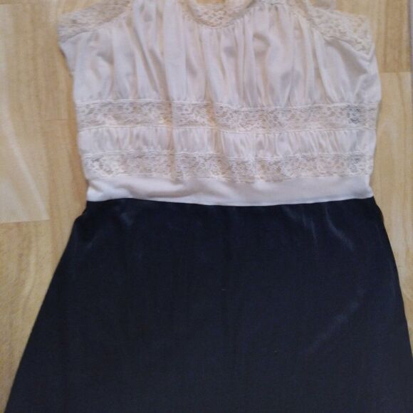 Vintage Nylon Satin Lace Lingerie Dress Slip Nightgown - Picture 2 of 5